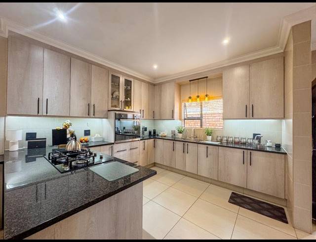 3 BEDROOM HOUSE FOR SALE IN NEW REDRUTH